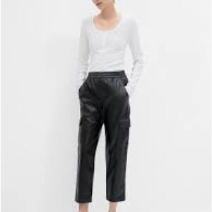 NWT GAP BLACK VEGAN LEATHER CROPPED CARGO PANT SZ L